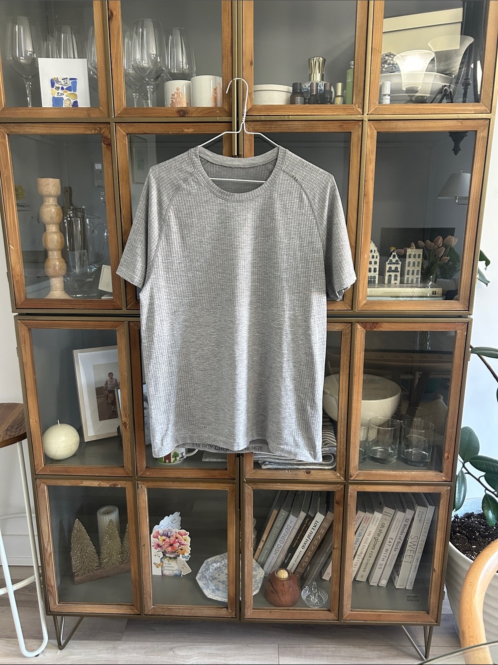 Men's Lululemon Short-Sleeve Crew Neck Shirt